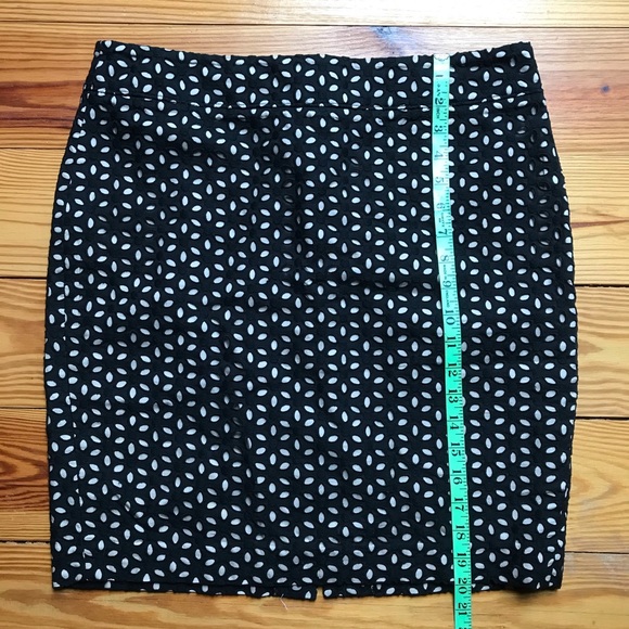 Loft Petites Black Nude Lace Pencil Skirt, EUC, 12P - Picture 6 of 9